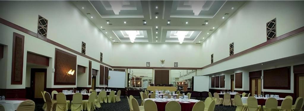 Oasis Amir Hotel Jacarta Exterior foto